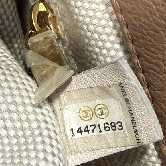 Chanel Quilted Leather Shoulder Bag - Picture 10 of 15